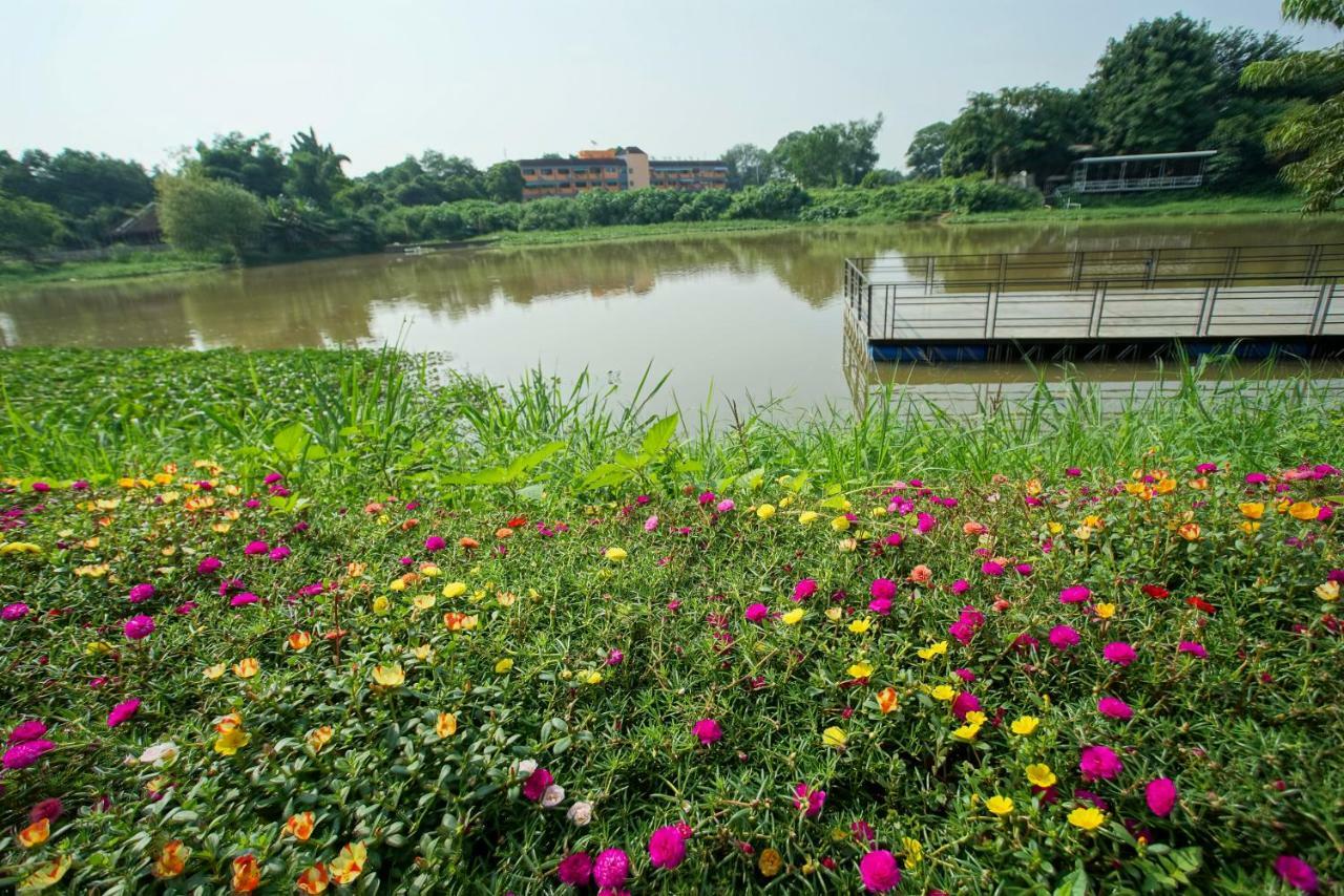 Nantra Chiangmai Riverfront Hotel Chiang Mai Exterior photo
